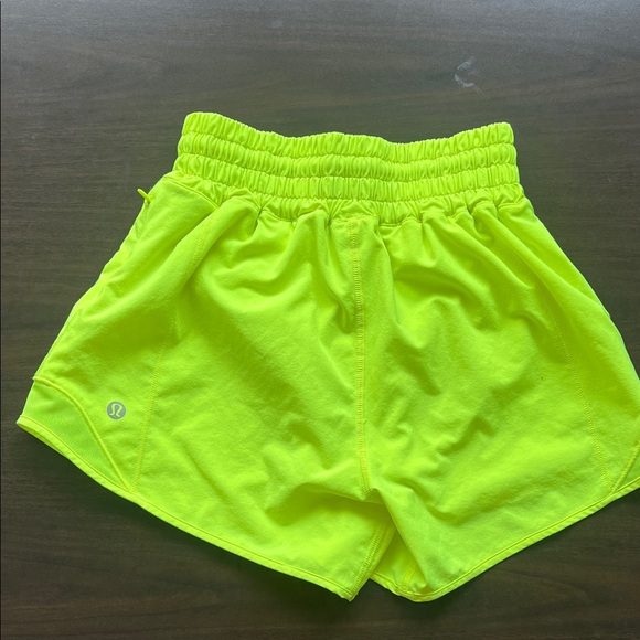 Bright, lightweight, and made to move—these Lululemon Hotty Hot 2.5” shorts are - Picture 3 of 9